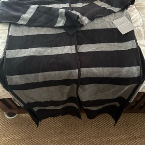 Sweater/jacket Athleta Charcoal and Black Knit Cardigan